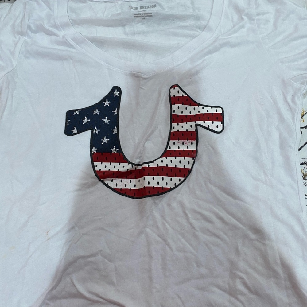 t-shirts available they are all under 20$